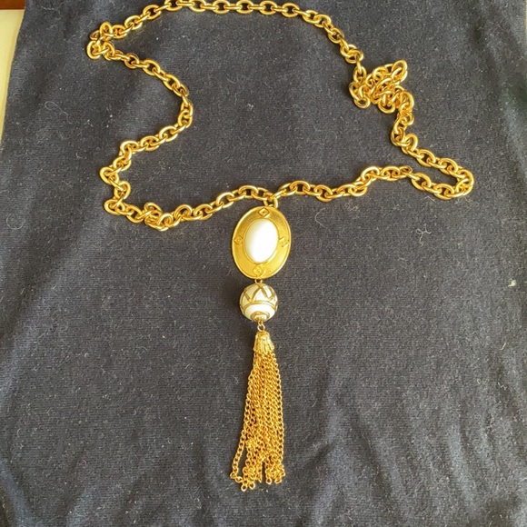 Gold and white statement necklace - Picture 2 of 5